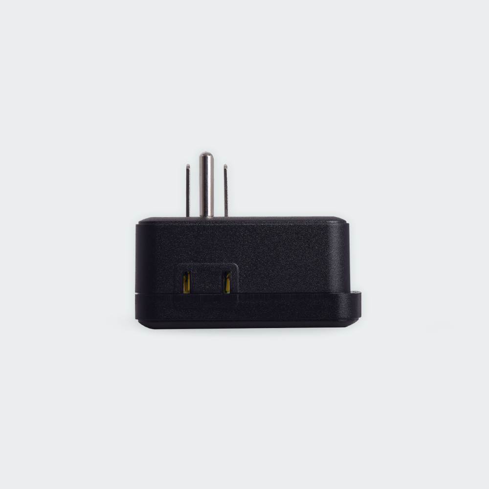 ROYU International + Flat Adapter w/ USB (2A+1C & 1 Fast C)